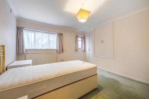 17 Cowper Road, Kingston Upon Thames, KT2 5PQ