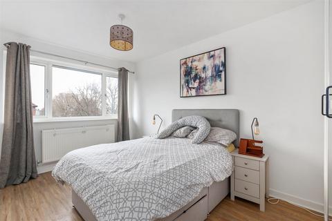 55 Blanchland Road, Morden, SM4 5NE