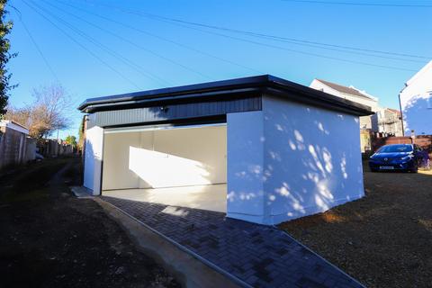 Garage for sale, Kingsland Crescent, Barry