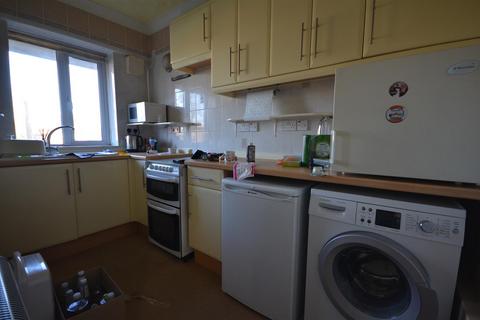 1 bedroom flat for sale, West Close, Stone