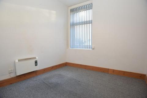 2 bedroom flat to rent, Hufling Lane, Burnley