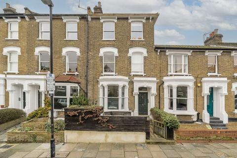 2 bedroom flat for sale, Scarborough Road, London N4