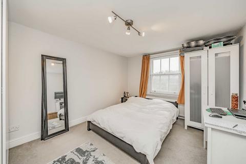 2 bedroom flat for sale, Scarborough Road, London N4