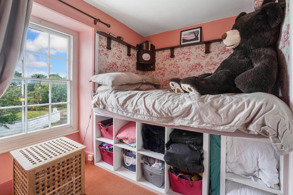 Front Bedroom 4