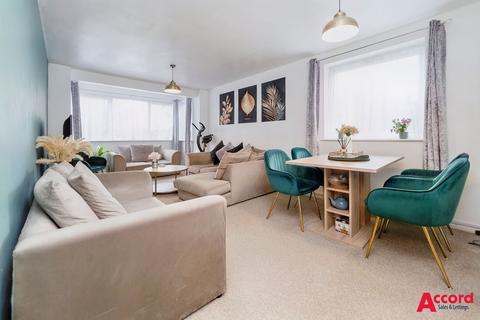 31 Winston Close, Romford, RM7 8LL