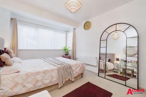 31 Winston Close, Romford, RM7 8LL