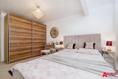 31 Winston Close, Romford, RM7 8LL