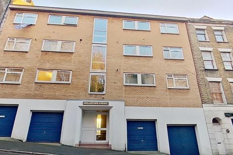 2 bedroom flat to rent, Hillstone Court