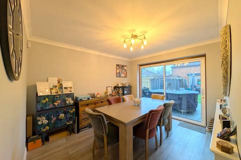 249a Staines Road, Wraysbury, Staines-upon-thames, TW19 5AJ