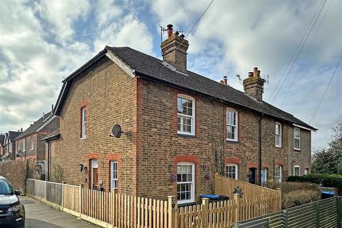 2 bedroom end of terrace house for sale, Trindles Road, South Nutfield