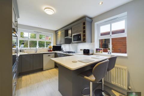 4 bedroom detached house for sale, Gabriel Road, Crawley RH10