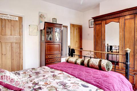 8 Junction Road, Woodhouse, Sheffield, S13 7RQ