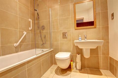 1 bedroom apartment to rent, Grove Park Oval, Gosforth, Newcastle Upon Tyne, NE3