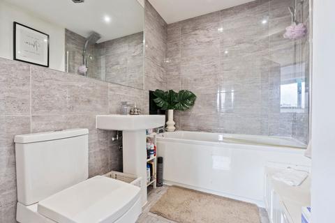 undefined, Carlton Square, Carlton, NG4