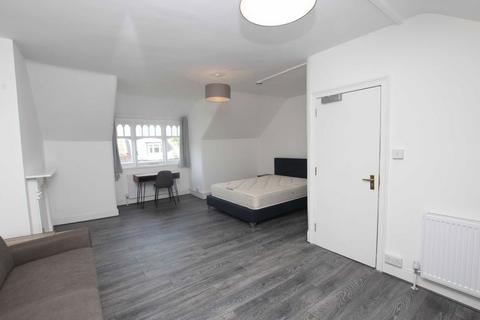 Studio to rent, Sotheby Road, London N5