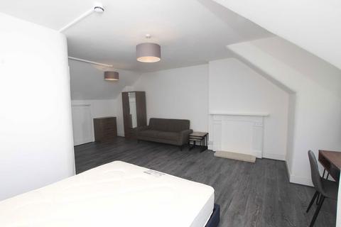 Studio to rent, Sotheby Road, London N5