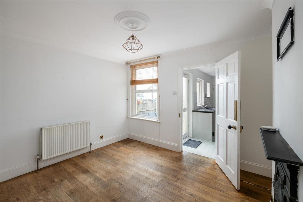 11 Albany Road internals11.jpg