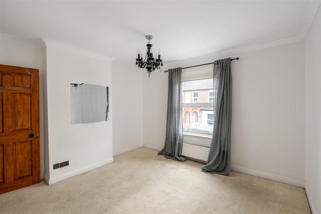 11 Albany Road internals1.jpg