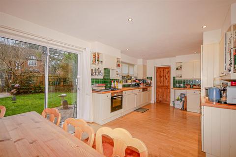 10 Bosley Crescent, Wallingford, OX10 9AS