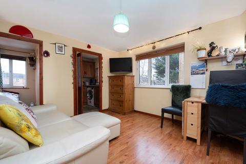 1 bedroom flat for sale, Draycott Close, London, NW2 1UN