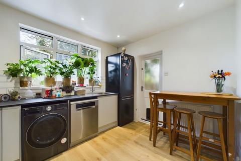 1 bedroom maisonette for sale, Coles Green Road, London, NW2 7ER