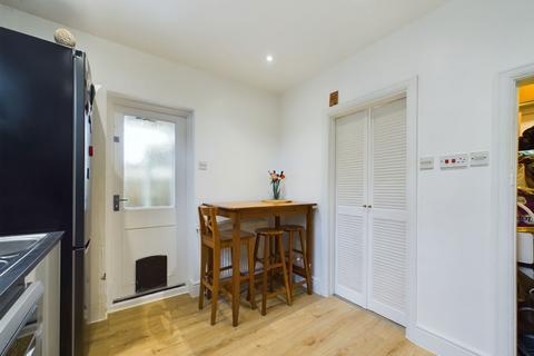 1 bedroom maisonette for sale, Coles Green Road, London, NW2 7ER