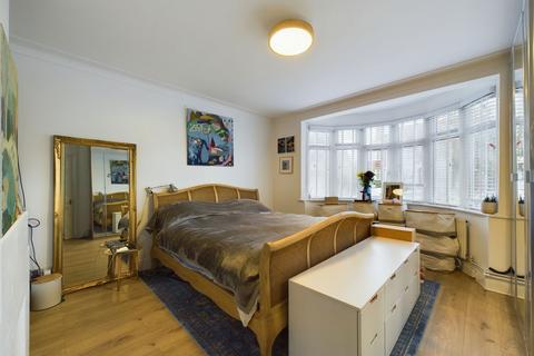 1 bedroom maisonette for sale, Coles Green Road, London, NW2 7ER