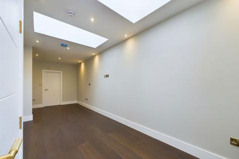 Studio for sale, Brondesbury Park, London, NW6 7AT