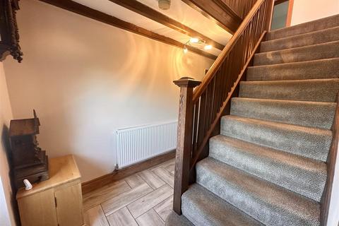 3 bedroom house to rent, Thorncliffe, Leek