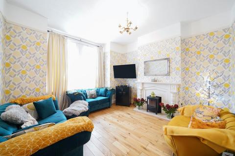 3 bedroom end of terrace house for sale, Ivy Road, London, NW2 6SY