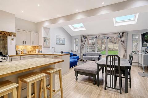 83 Sandringham Road, Southend-on-sea, SS1 2UG
