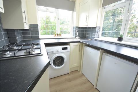 2 bedroom maisonette to rent, Nonsuch Court, Cheam SM3