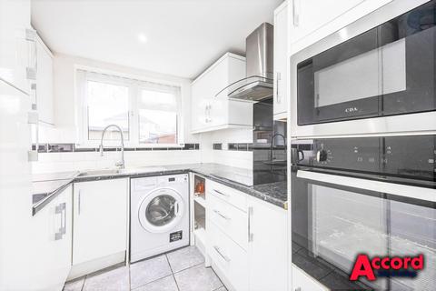 29 Ashdown Walk, Romford, RM7 8HL
