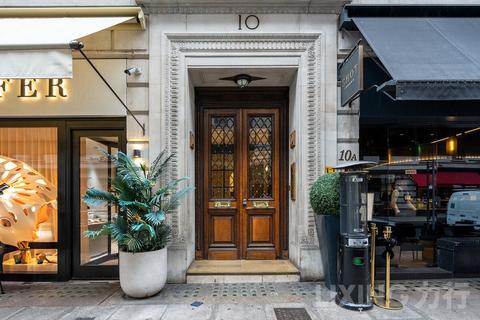 Studio for sale, Berkeley Street, Mayfair, W1J 8DP