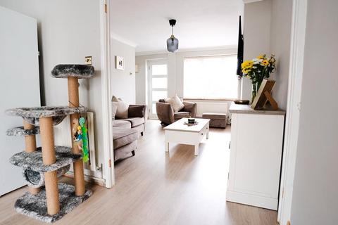 1 Henley Deane, Northfleet, Gravesend, DA11 8SU