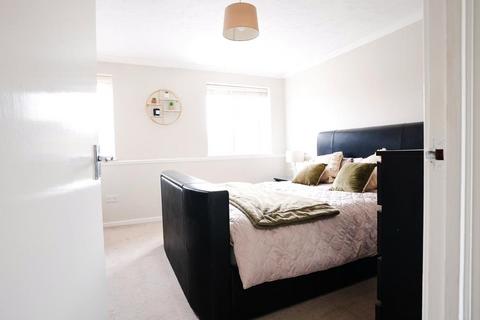1 Henley Deane, Northfleet, Gravesend, DA11 8SU