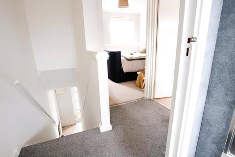 1 Henley Deane, Northfleet, Gravesend, DA11 8SU