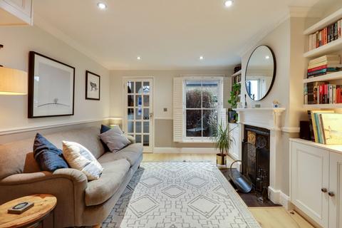 25 Dennis Road, East Molesey, KT8 9EE