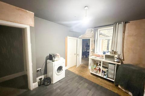 8 Fold Lane, Cowling, Keighley, BD22 0BG