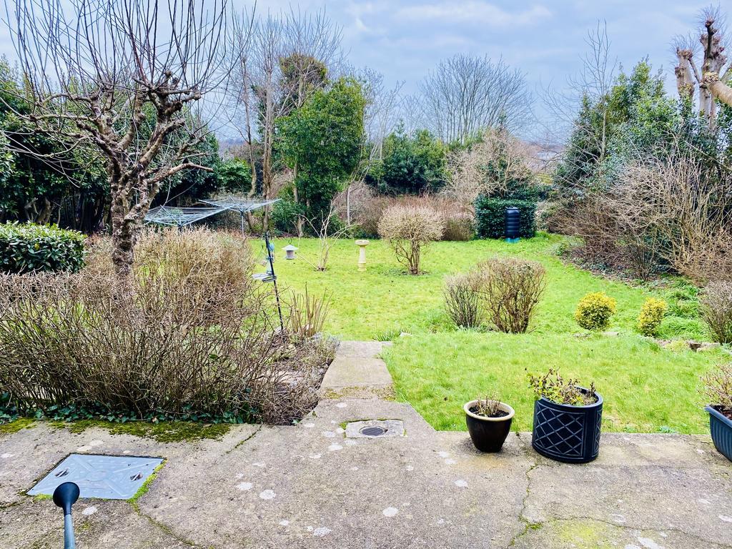 Ashey road garden