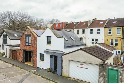 2 bedroom house for sale, Murray Street, Southville, BS3 1AE