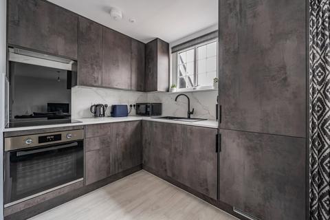 1 bedroom penthouse for sale, Millbrook Road East, Southampton, Hampshire, SO15