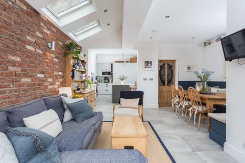 3 bedroom terraced house for sale, Vyner Street, York, YO31