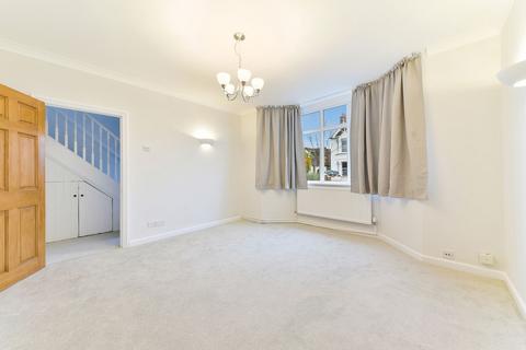 4 bedroom detached house to rent, Thornhill Road, Surbiton KT6