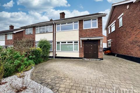 6 Hedingham Road, Hornchurch, RM11 3QA
