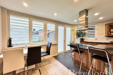 6 Hedingham Road, Hornchurch, RM11 3QA