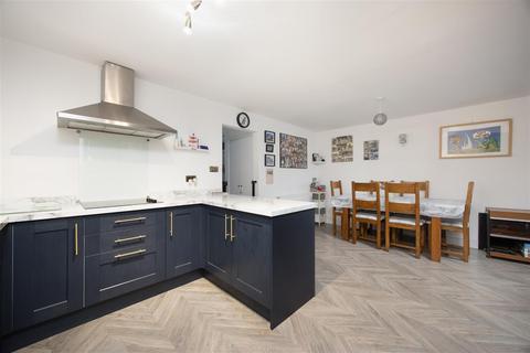 4 Church Fields, Upper Studley, Trowbridge, BA14 0EJ