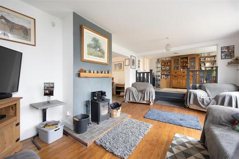 4 Church Fields, Upper Studley, Trowbridge, BA14 0EJ