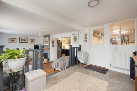 4 Church Fields, Upper Studley, Trowbridge, BA14 0EJ