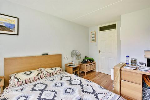 32 Govier Close, London, E15 4HW